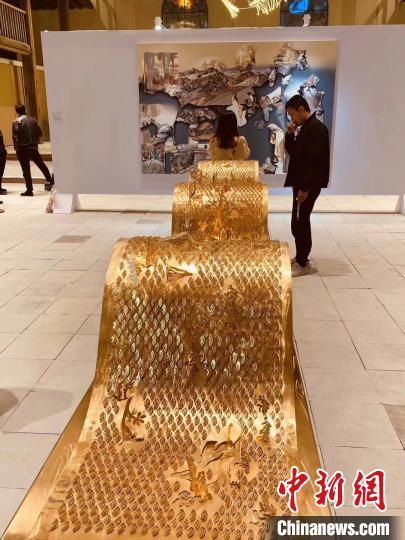 陈胄作品，通天术？昆仑木禾(局部)160x65x60cm X 3 黄铜 2018。　张乐 摄